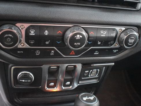 Used 2024 Jeep Wrangler Sport S image 28