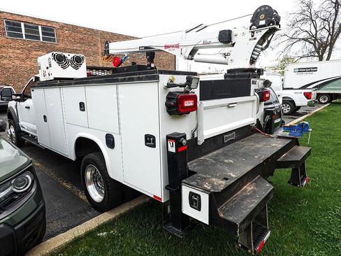 Used 2024 Ford F550 4x4 SuperCab Super Duty image 4