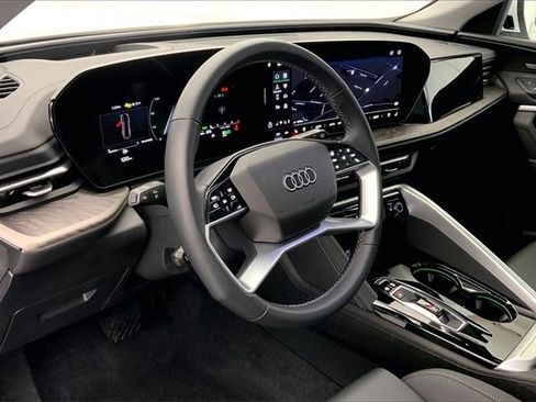 Certified 2025 Audi Q5 2.0T Premium Plus w/ Premium Plus image 14