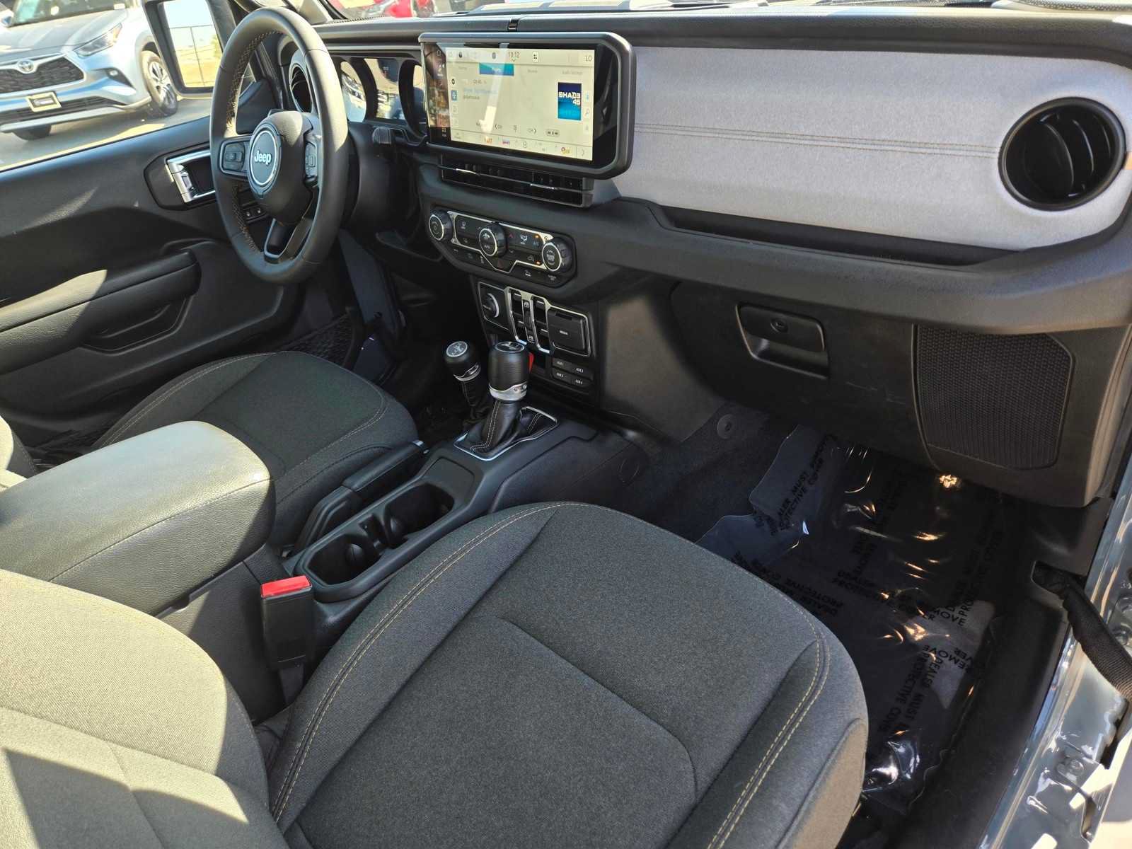 Used 2024 Jeep Wrangler Unlimited AWD/4WD image 10