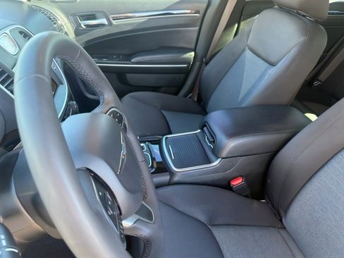 Used 2023 Chrysler 300 Touring w/ Sport Appearance Package image 18