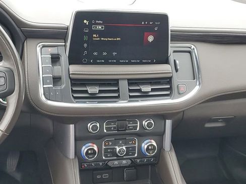Certified 2022 GMC Yukon SLT w/ SLT Premium Package AWD/4WD image 15