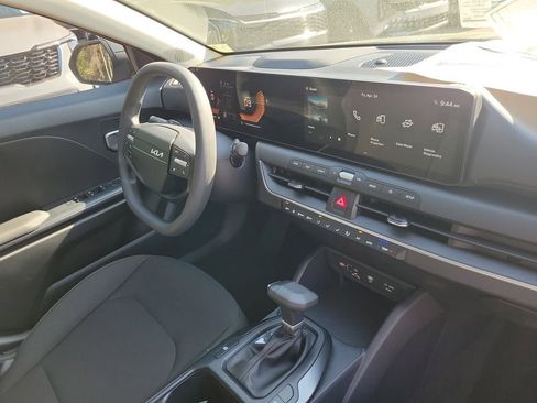 New 2026 Kia K4 LXS FWD image 8