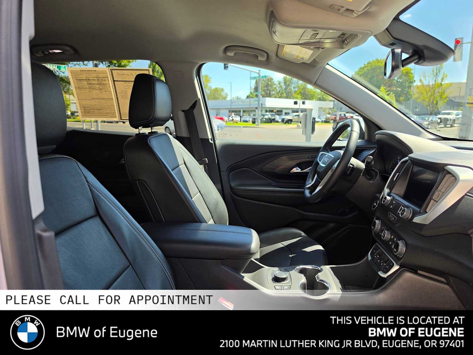 Used 2024 GMC Terrain SLT AWD/4WD image 11