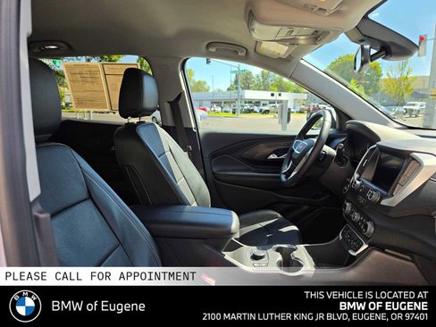 Used 2024 GMC Terrain SLT AWD/4WD image 11