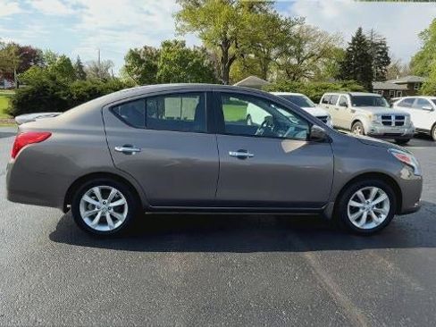 Used 2015 Nissan Versa FWD image 9