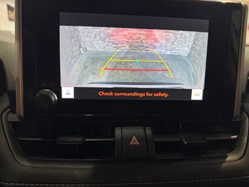Used 2023 Toyota RAV4 LE AWD/4WD image 30
