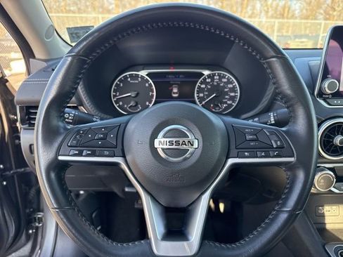 Used 2022 Nissan Sentra SV w/ Lighting Package image 13