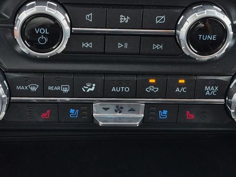 Used 2022 Ford F150 Lariat AWD/4WD image 30