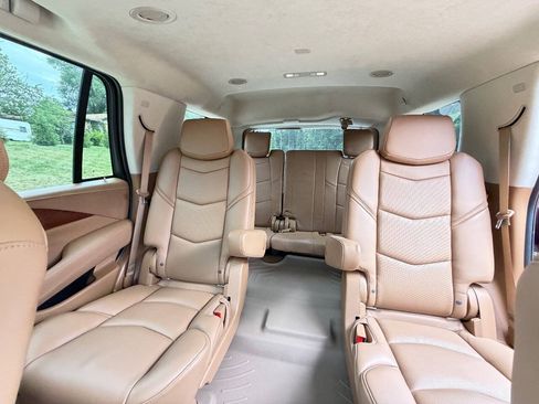 Used 2016 Cadillac Escalade Platinum AWD/4WD image 16