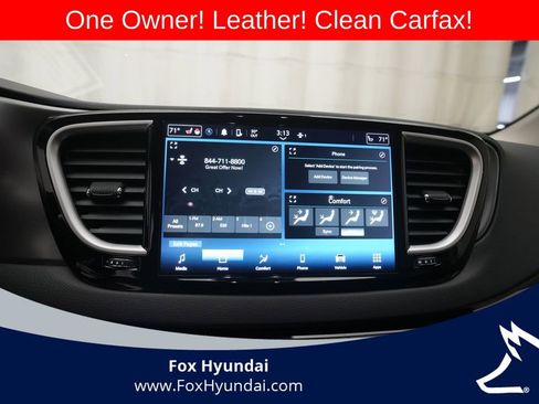 Used 2023 Chrysler Pacifica Touring-L FWD image 6