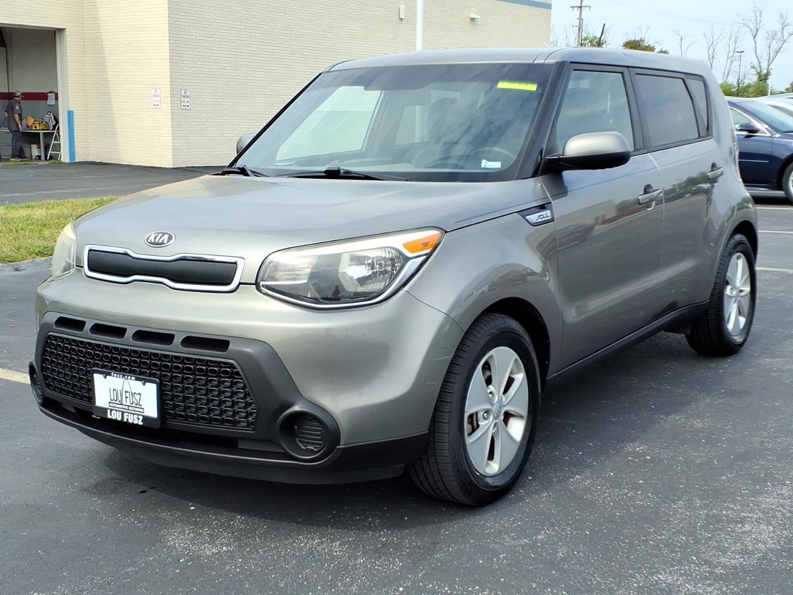 Used 2015 Kia Soul FWD image 2