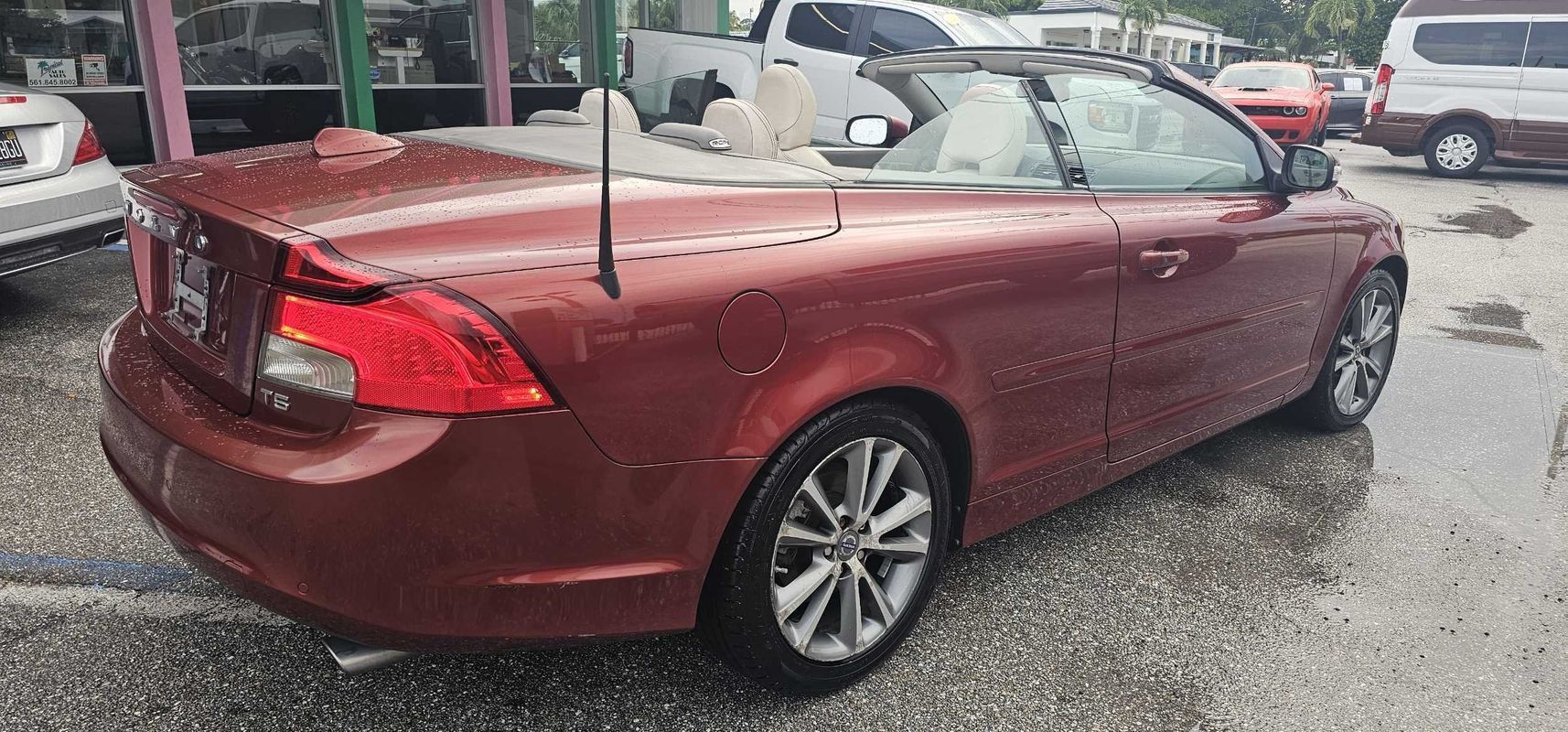 Used 2011 Volvo C70 T5 w/ Convenience Pkg FWD image 5