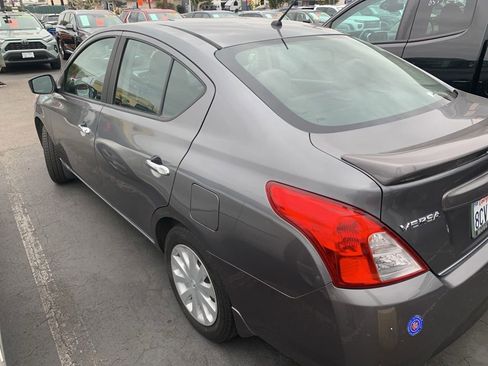 Used 2018 Nissan Versa SV FWD image 7