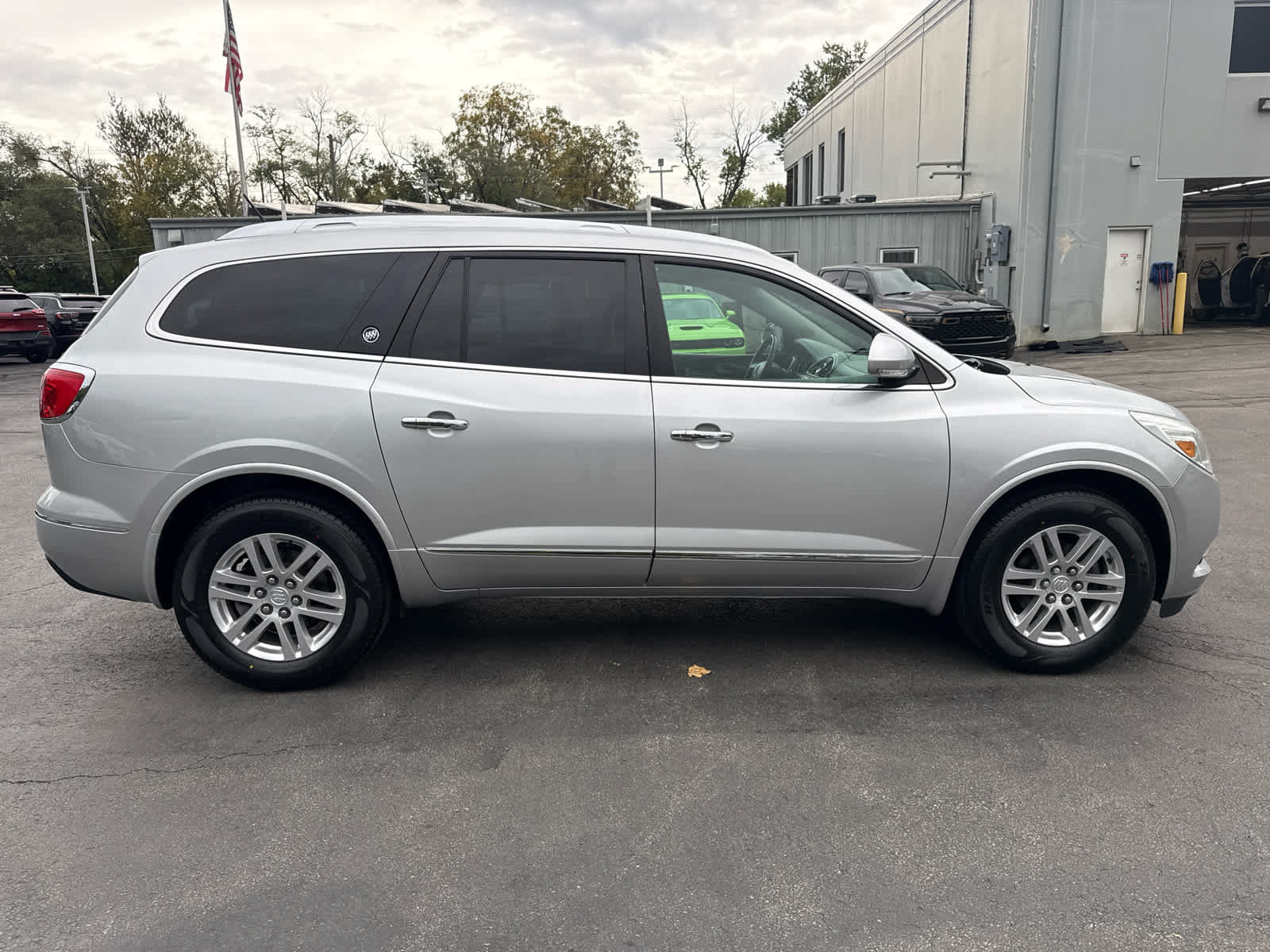 Used 2014 Buick Enclave Convenience AWD/4WD image 2