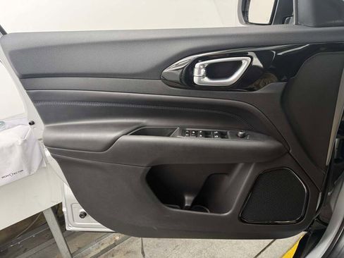 New 2026 Jeep Compass Latitude image 27