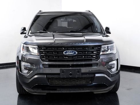 Used 2017 Ford Explorer Sport w/ Equipment Group 401A AWD/4WD image 5