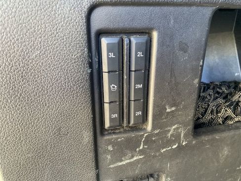 Used 2019 Ford Expedition Limited image 18