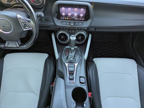 Used 2021 Chevrolet Camaro LT w/ Technology Package image 8