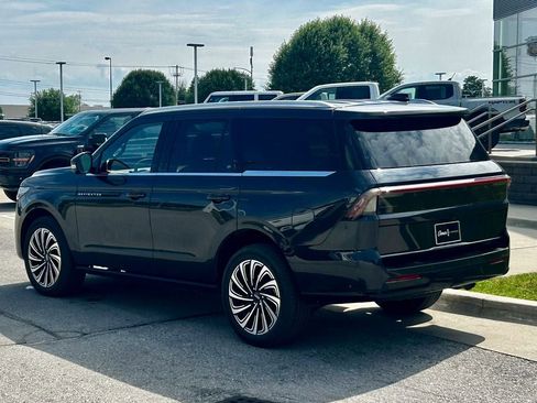 Used 2025 Lincoln Navigator Black Label AWD/4WD image 4