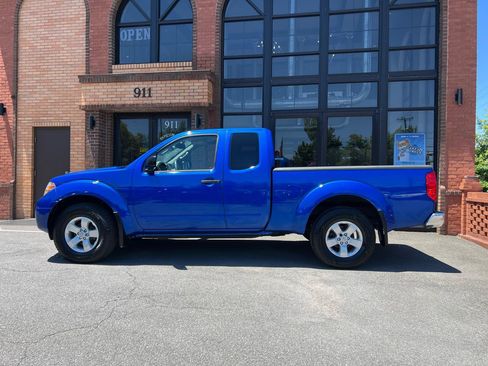 Used 2012 Nissan Frontier SV w/ SV Premium Utility Pkg AWD/4WD image 4