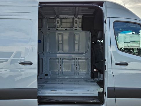 New 2025 Mercedes-Benz Sprinter 2500 image 2