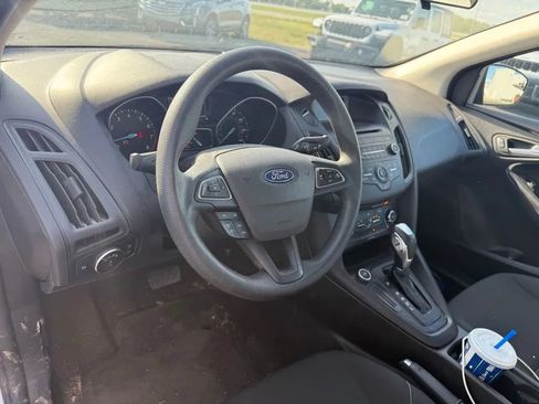 Used 2016 Ford Focus SE FWD image 12
