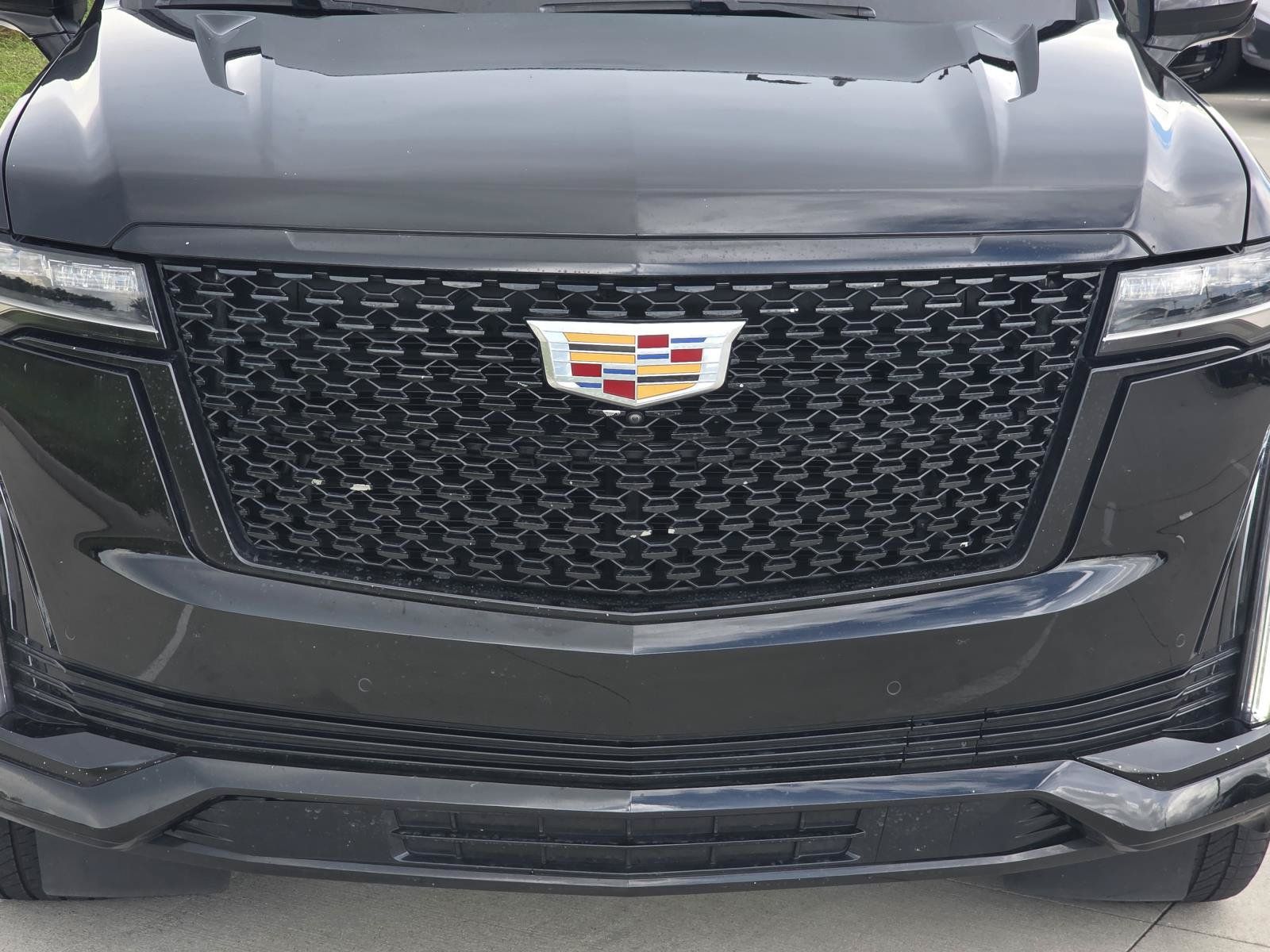 Used 2024 Cadillac Escalade Premium Luxury w/ Performance Package AWD/4WD image 8