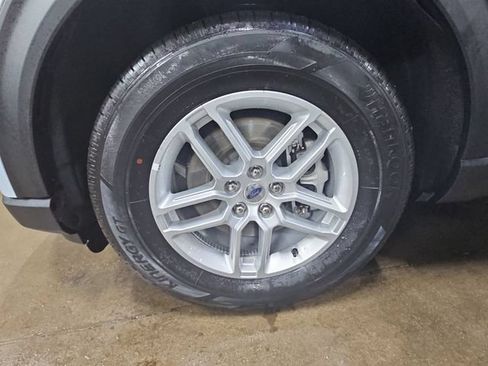Used 2025 Ford Explorer Active AWD/4WD image 30
