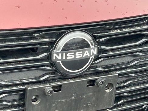 Used 2024 Nissan Altima 2.5 SV FWD image 11
