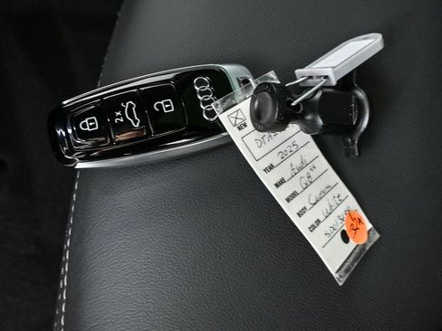 New 2025 Audi Q8 Premium image 38