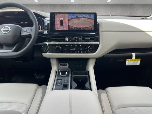 New 2026 Nissan Pathfinder SL w/ SL Premium Package FWD image 4