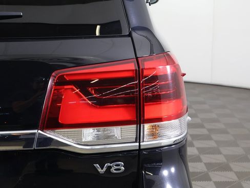 Used 2020 Toyota Land Cruiser image 20