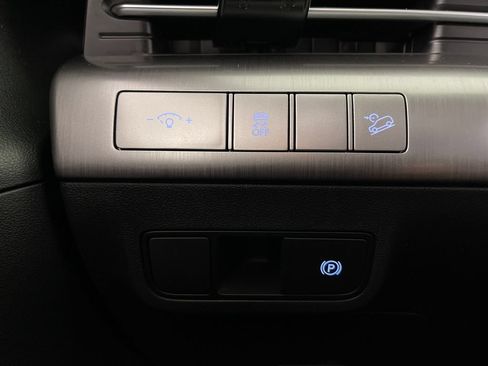 Certified 2025 Hyundai Kona SEL FWD image 30