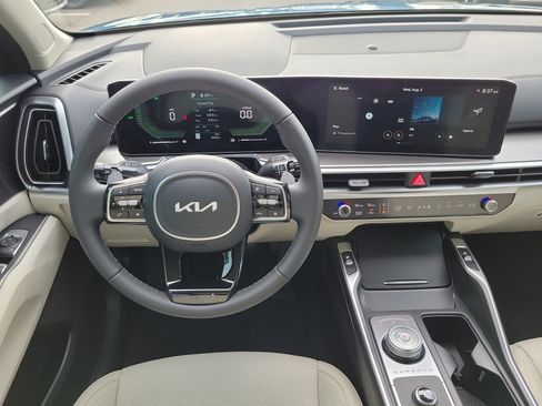 Certified 2025 Kia Sorento EX FWD image 19