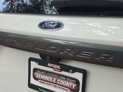 Used 2023 Ford Explorer XLT w/ Equipment Group 202A RWD image 12