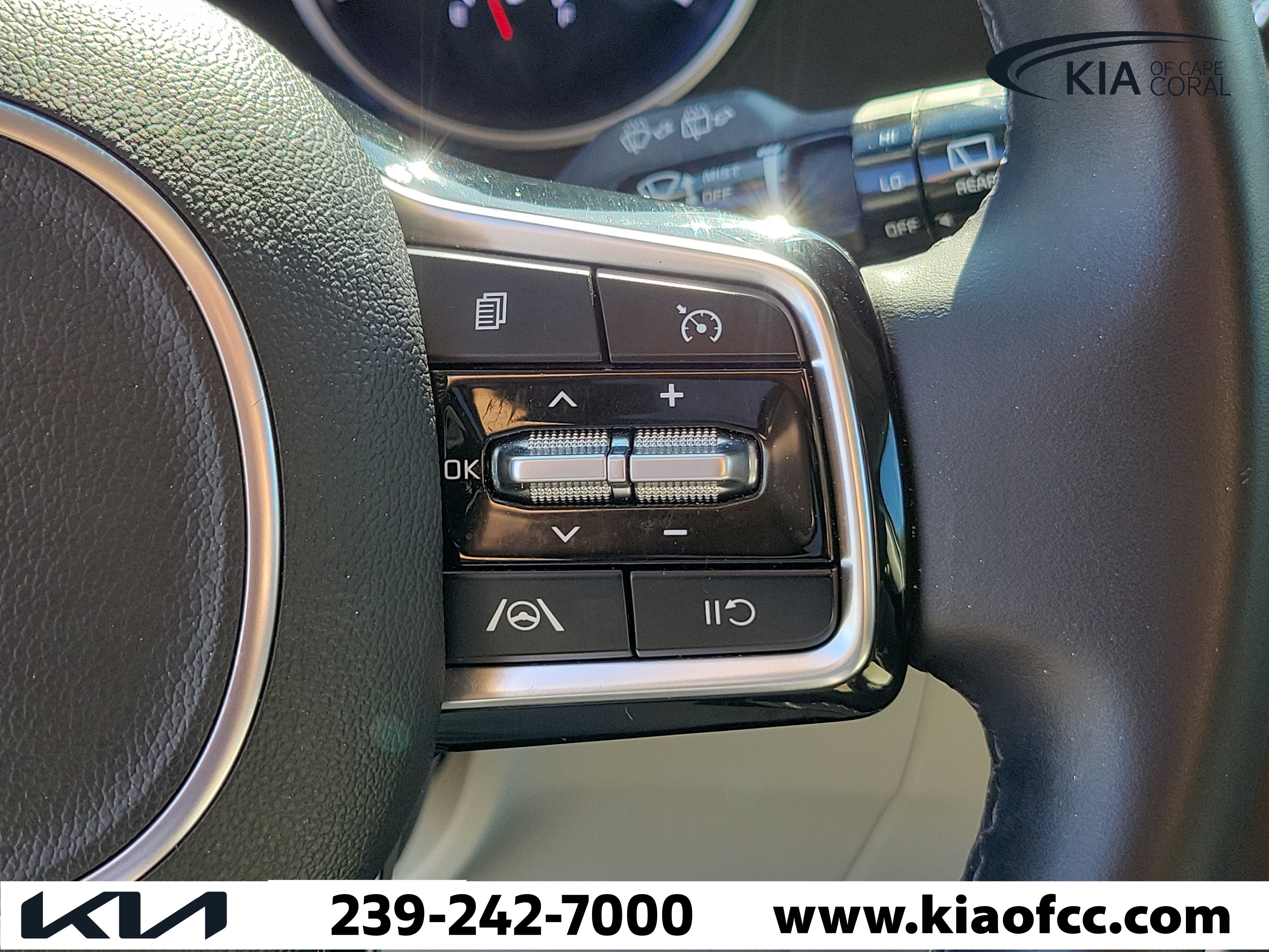 Certified 2024 Kia Carnival LX FWD image 26