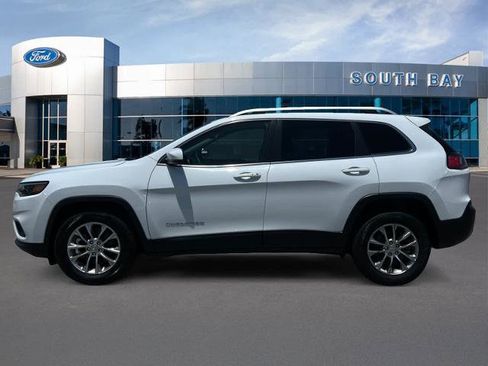 Used 2021 Jeep Cherokee Latitude Lux FWD image 2