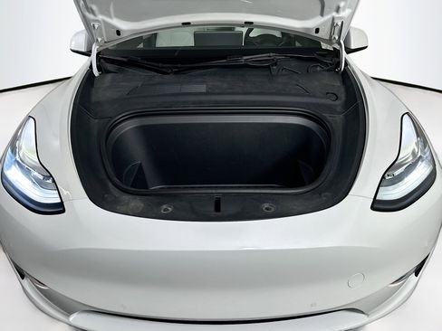 Used 2021 Tesla Model Y Long Range image 33