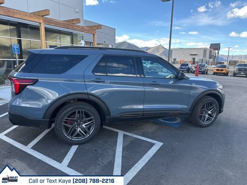 New 2026 Ford Explorer ST-Line w/ ST-Line Street Pack AWD/4WD image 5