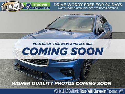 Used 2020 Volvo S60 T6 R-Design image 2