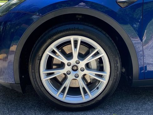 Used 2021 Tesla Model Y Long Range AWD/4WD image 14