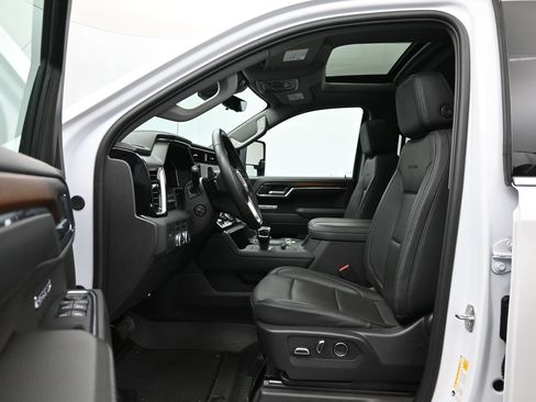Used 2024 GMC Sierra 1500 Denali w/ Denali Reserve Package AWD/4WD image 9