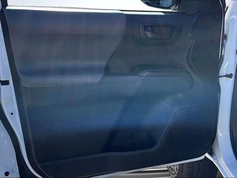 Used 2021 Toyota Tacoma SR AWD/4WD image 19