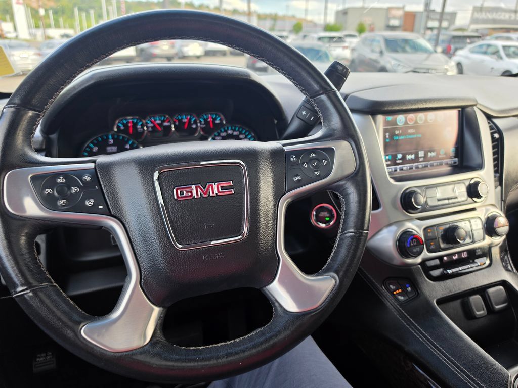 Used 2018 GMC Yukon XL SLT w/ Open Road Package AWD/4WD image 24
