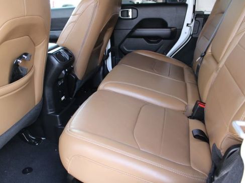 Used 2023 Jeep Wrangler Unlimited Sahara image 42