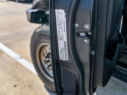 Used 2024 RAM 5500 4x4 Crew Cab image 23