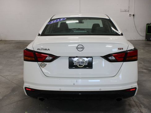 Used 2024 Nissan Altima 2.5 SR FWD image 8