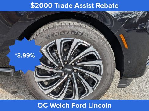 Certified 2025 Lincoln Navigator Black Label AWD/4WD image 13