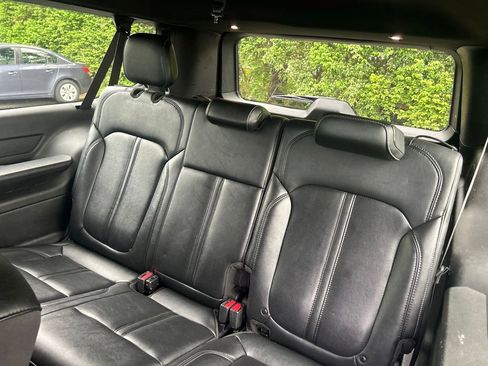 Used 2023 Jeep Wagoneer L Series II AWD/4WD image 24